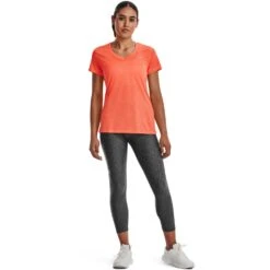Under Armour UA Tech™ Twist Shirt Met V-Hals Dames - After Burn/White/Metallic Silver -Sportwinkel under armour womens ua tech twist v neck after burn white metallic silver 6 1388036