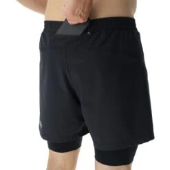 UYN Running Exceleration Performance 2in1 Shorts Heren - Black/Cloud 13 UYN Running Exceleration Performance 2in1 Shorts Heren - Black/Cloud -Sportwinkel uyn running exceleration performance 2in1 shorts black cloud 4 1191833