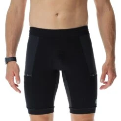 UYN Strides Running Shorts - Zwart/Zwart